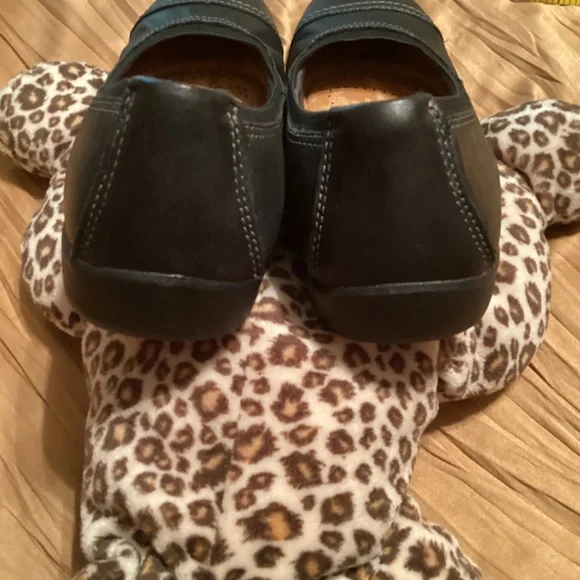 Clarks - Picture 3 of 4